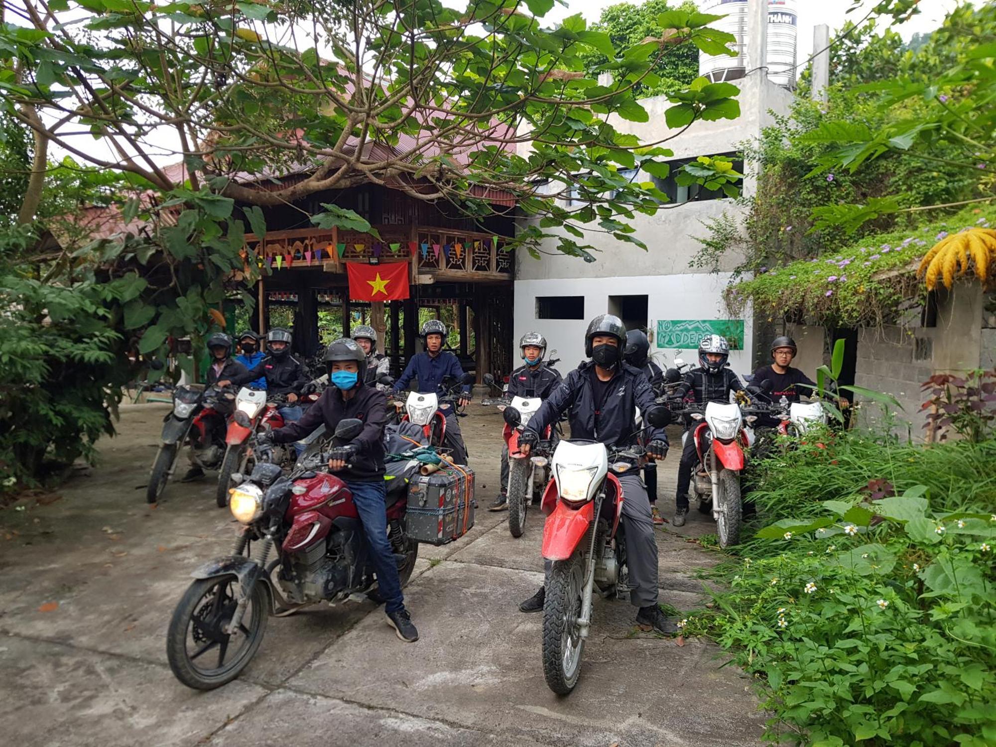 Nomadders Ha Giang Hostel ภายนอก รูปภาพ