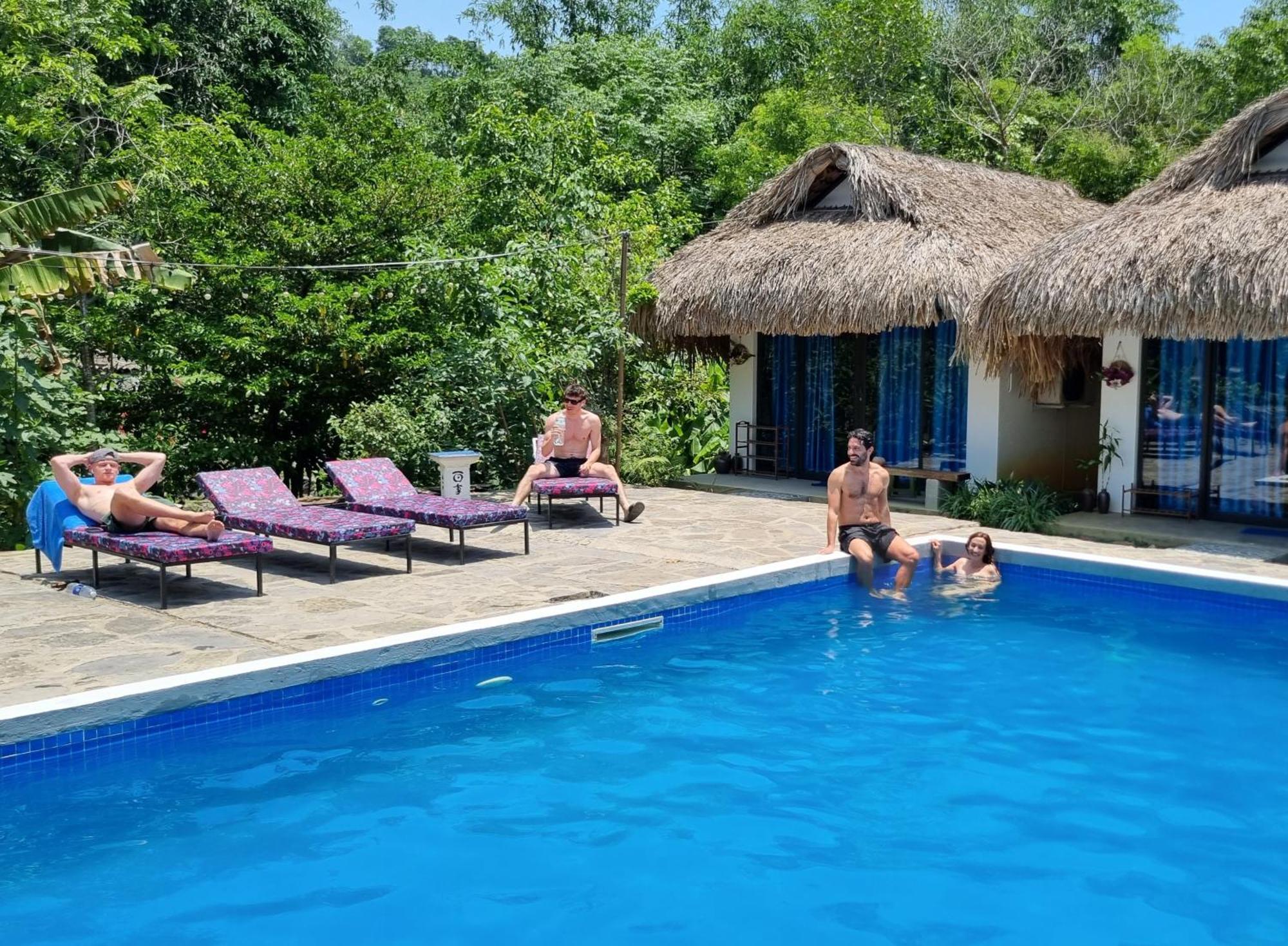 Nomadders Ha Giang Hostel ภายนอก รูปภาพ