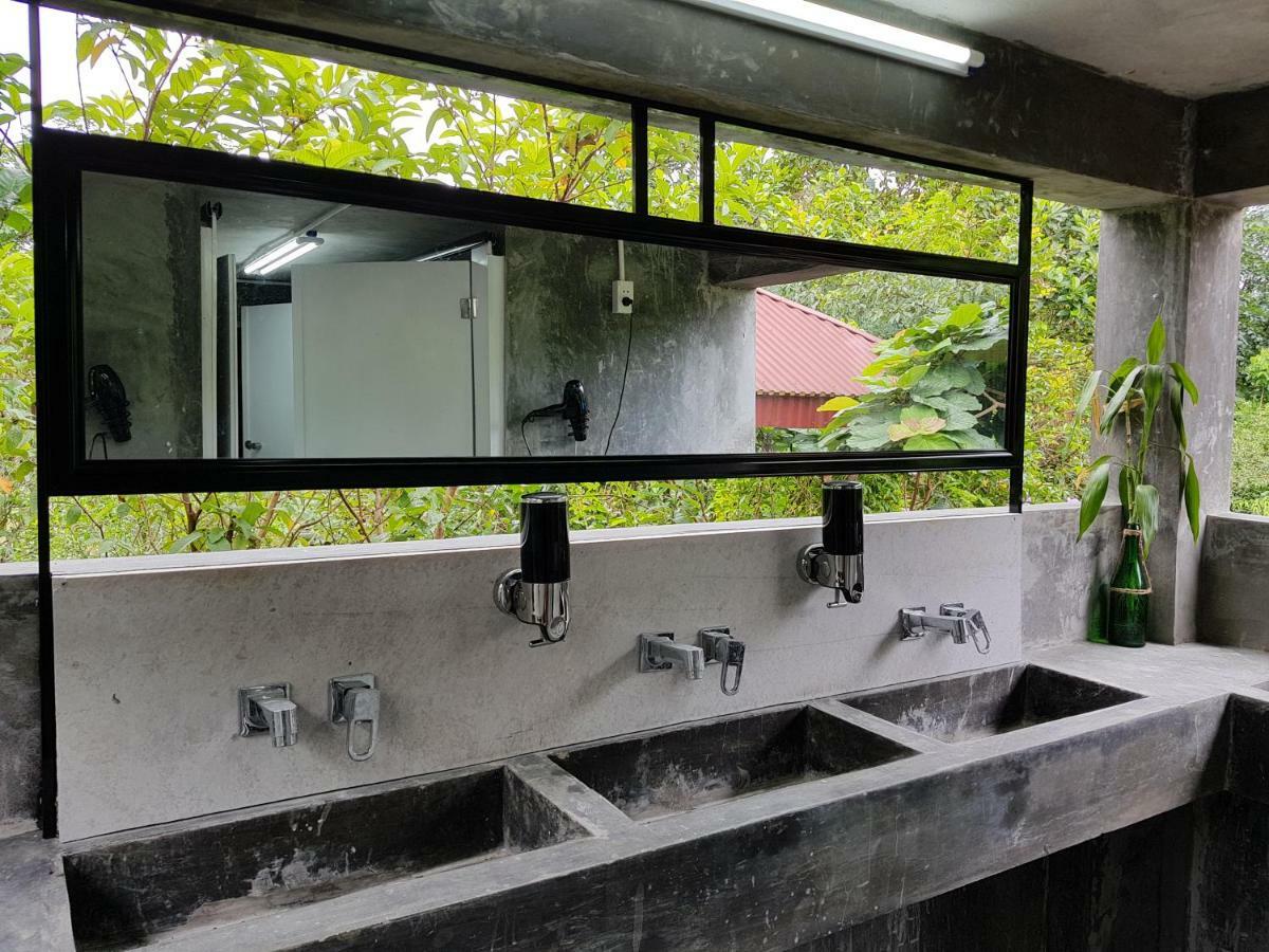 Nomadders Ha Giang Hostel ภายนอก รูปภาพ
