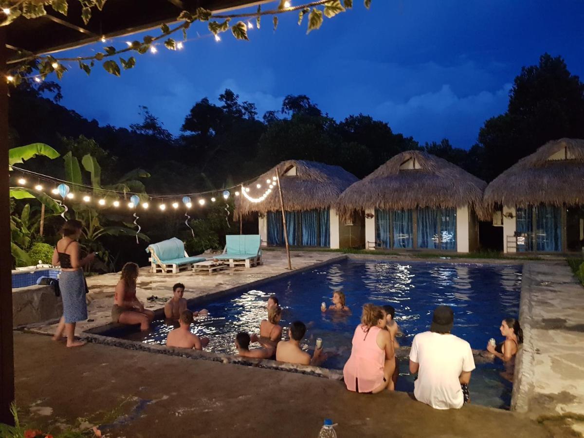 Nomadders Ha Giang Hostel ภายนอก รูปภาพ